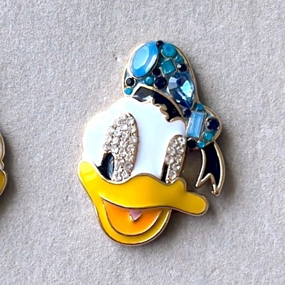 Brand New Disney x BaubleBar Donald Duck Sparkly Blue Hat Post Earrings - Picture 11 of 16